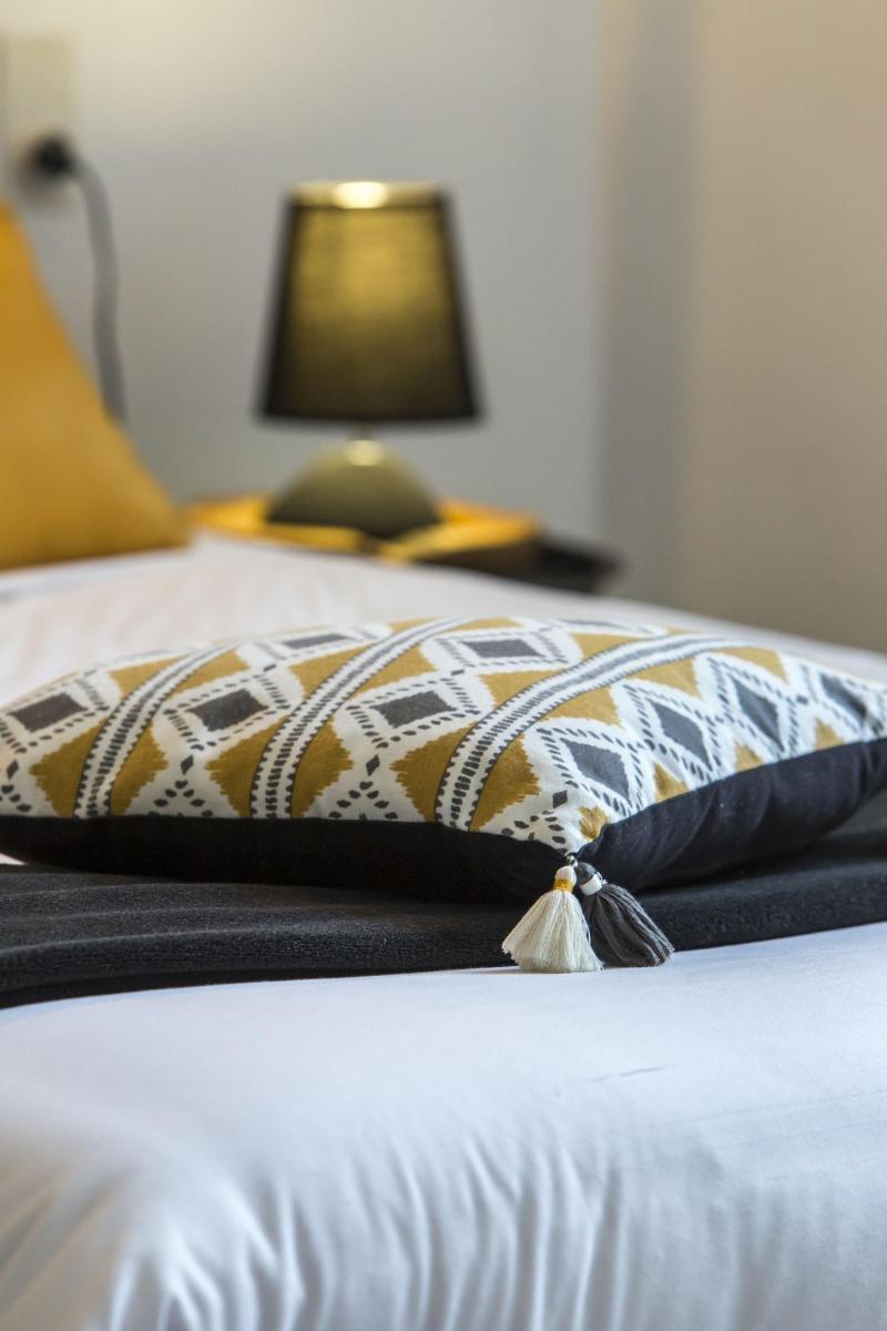L'Instant Sevigne Otel Grignan Dış mekan fotoğraf
